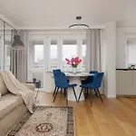 Cozy With View Of The Palace Of Culture And Science By Renters Apartamento