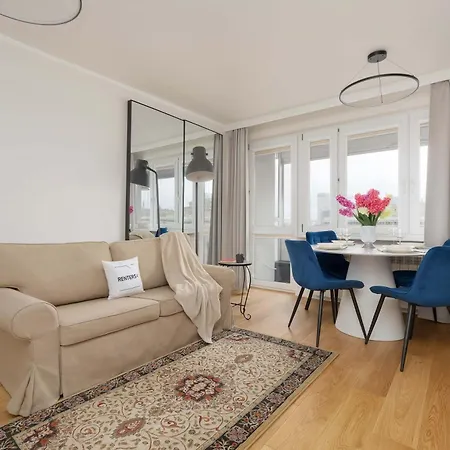 Cozy With View Of The Palace Of Culture And Science By Renters Apartment