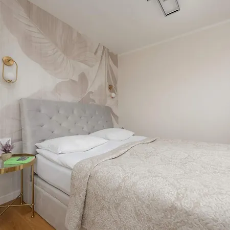 Cozy With View Of The Palace Of Culture And Science By Renters *