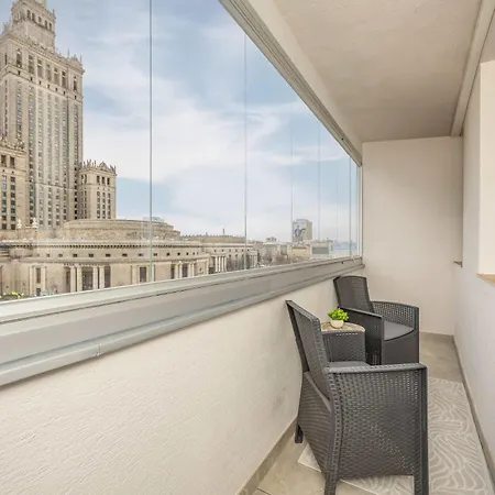 Cozy With View Of The Palace Of Culture And Science By Renters Apartmán *