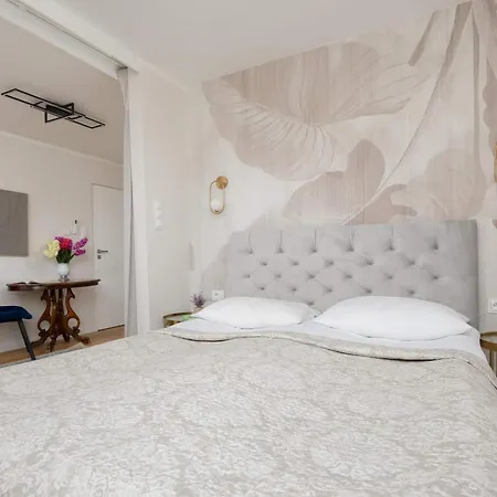 Cozy With View Of The Palace Of Culture And Science By Renters